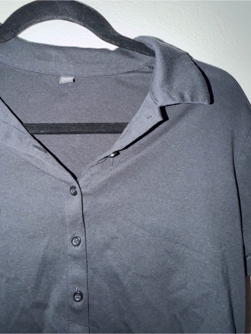 Uniqlo Black Button-Up Polo Crop Top - Picture 3 of 3